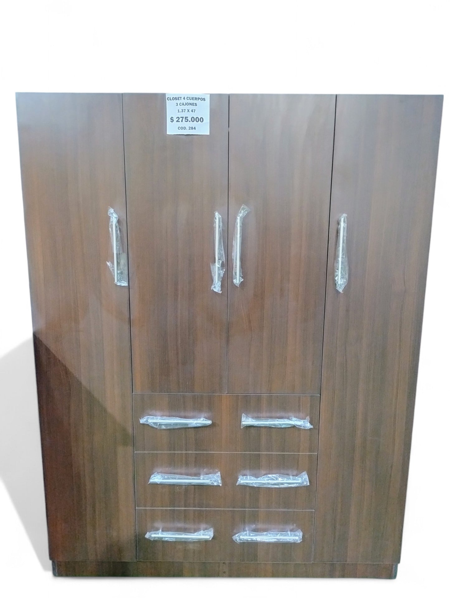 CLOSET 4 PUERTAS CAFE